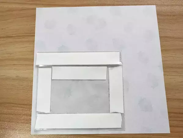 いらない『チャック袋』が宝物に！？　両面テープを貼って…