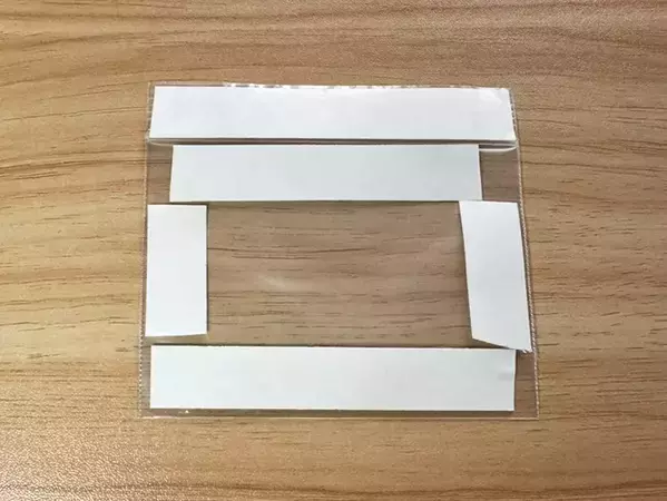 いらない『チャック袋』が宝物に！？　両面テープを貼って…