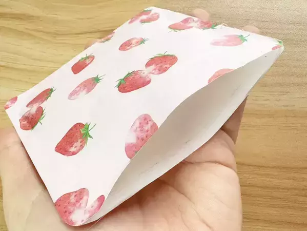 いらない『チャック袋』が宝物に！？　両面テープを貼って…
