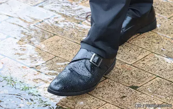 雨に濡れた靴を乾かすには…　意外とやりがちなNG行動をプロが解説
