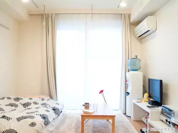 家具の置き方でこんなに変わる！　狭い部屋を広く見せるコツ【整理のプロ監修】