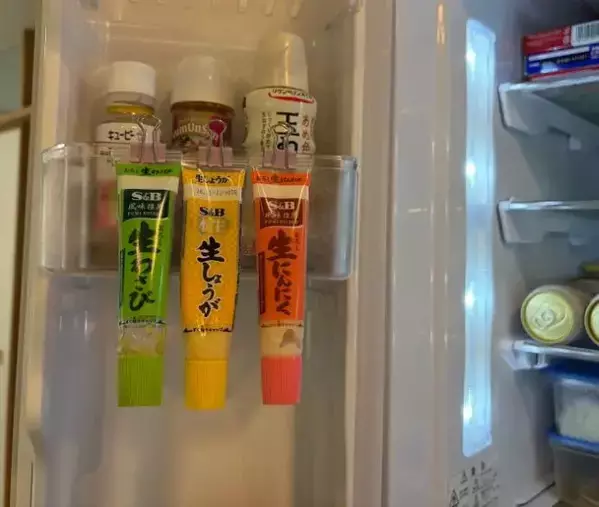 チューブ薬味は横に寝かせません！　ダイソーの収納術に「その手があったか」