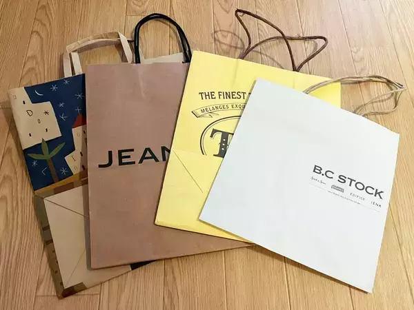 捨てなかった人、正解です！　余った紙袋を「再利用」して吊るせるケースにする裏ワザ