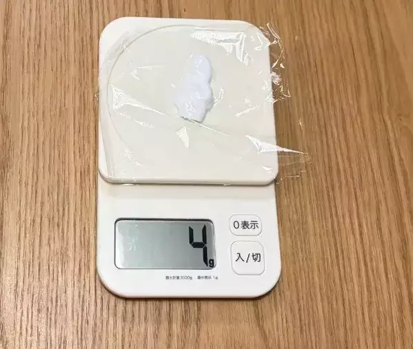 100均ヘアゴムがシャンプーの節約グッズに！　1プッシュ量の差に感激