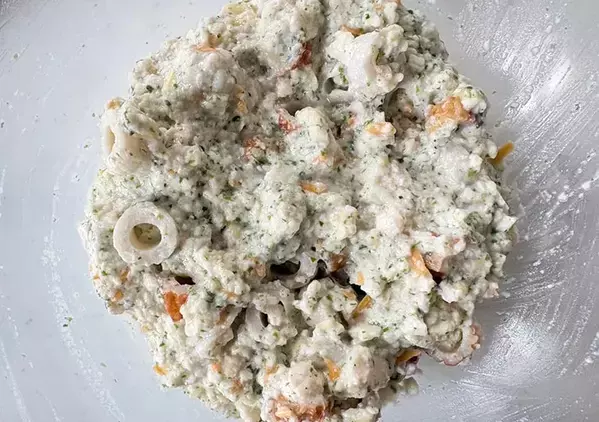 「豆腐×ちくわ」混ぜて焼くだけ！　包丁不要の『節約おかず』が家族にヒット【10分レシピ】