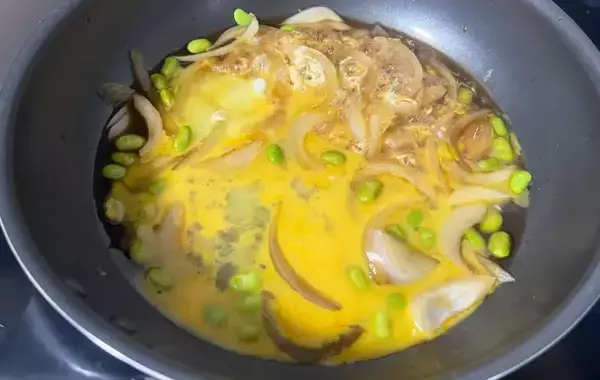 その発想はなかった！　玉子丼に“あの夏野菜”を足すだけで夫絶賛の神レシピに大変化