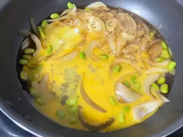 その発想はなかった！　玉子丼に“あの夏野菜”を足すだけで夫絶賛の神レシピに大変化
