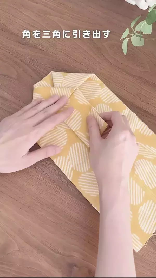 1枚の手ぬぐいを折るだけで？　30秒で小物収納に使える『バスケット』が作れた【簡単手順】