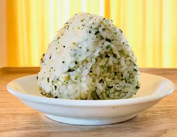 ふりかけ、買わなくてもいいかも！　とろろ昆布でパッと作る『サクサクふりかけ』が子供に好評