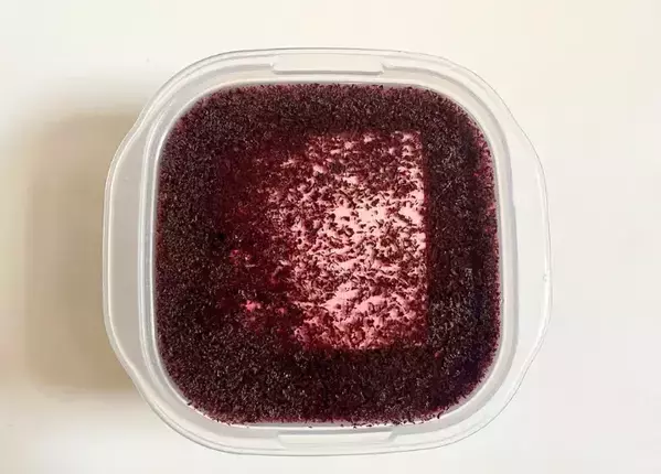 豆腐を丸ごと“紫の調味液”に漬けたら？　まさかのビジュアルに【簡単レシピ】