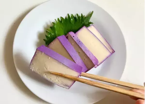 豆腐を丸ごと“紫の調味液”に漬けたら？　まさかのビジュアルに【簡単レシピ】