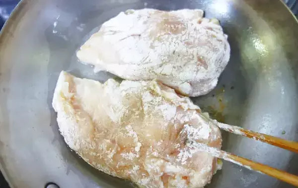 鶏むね肉はこう使う！　包丁いらずで驚くほどジューシーな絶品レシピ
