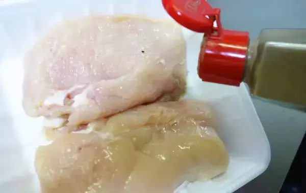 鶏むね肉はこう使う！　包丁いらずで驚くほどジューシーな絶品レシピ
