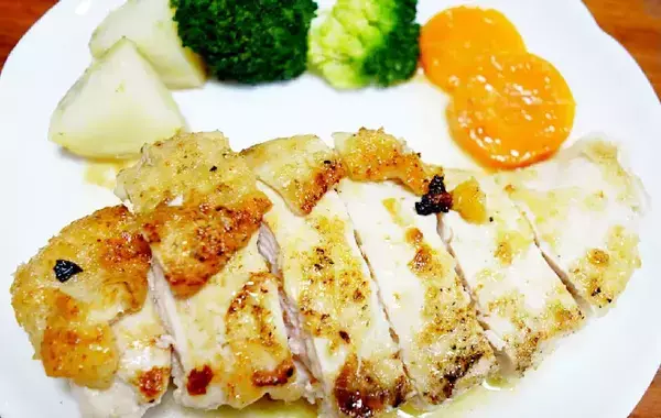 鶏むね肉はこう使う！　包丁いらずで驚くほどジューシーな絶品レシピ