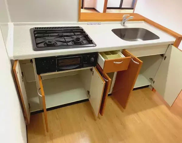 キッチン収納、まずは「全出し」が正解！　ゾーニングで動線が変わった【収納アイディア4選】