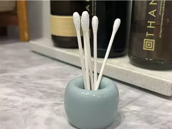 『無印良品』歯ブラシスタンドの「じゃない使い方」が便利すぎた　置くだけで収納スペースが完成