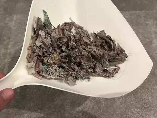 捨てる新聞紙が『掃除』に使える！　1枚を水に濡らす方法が「簡単で便利」