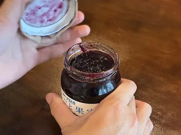 蓋が固くて開かない瓶、ガムテープで解決！　20cm切る『一工夫』に「実用的」