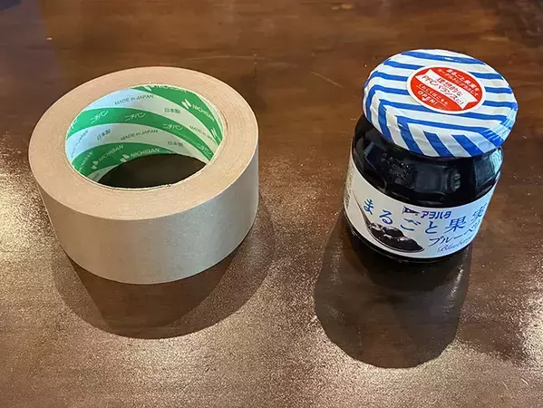 蓋が固くて開かない瓶、ガムテープで解決！　20cm切る『一工夫』に「実用的」