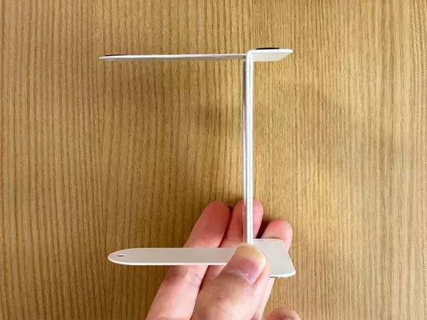 2つのブックエンドを『コの字』にくっつける！　完成したアイテムに「ブックエンドに見えない」「重宝してる」