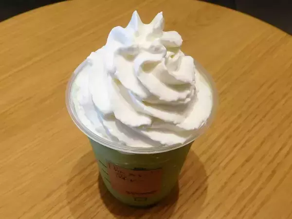 スタバの紙袋をチョキチョキ　変身した『便利なアイテム』に「その手があったか」【紙の活用法4選】