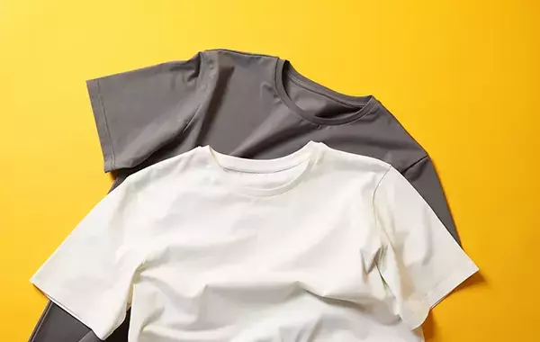 「お気に入りのTシャツが黄ばんだ…」と絶望した人に教えたい！　汗ジミ落とし術