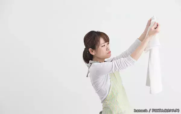 「お気に入りのTシャツが黄ばんだ…」と絶望した人に教えたい！　汗ジミ落とし術