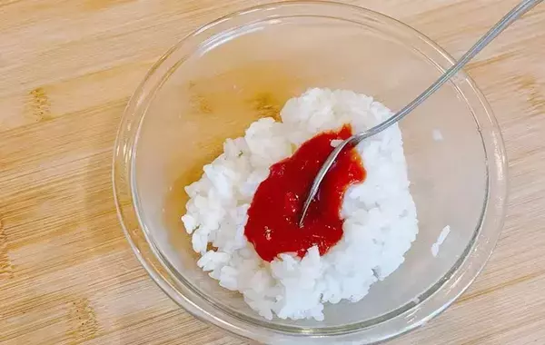 ベーコンとチーズでご飯を巻くと？　「5個があっという間に消えた」絶品おにぎりアレンジ