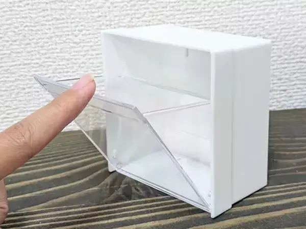 キッチンから玄関まで大活躍！　ダイソーに聞いた「マグネットつき100円収納」の活用法【4選】