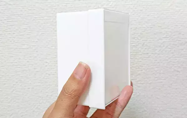 キッチンから玄関まで大活躍！　ダイソーに聞いた「マグネットつき100円収納」の活用法【4選】