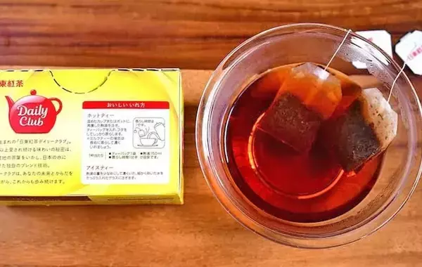 製氷皿に紅茶と桃缶を入れて…　管理栄養士が試した夏ドリンクに「薄まらない！」「家でも大満足」