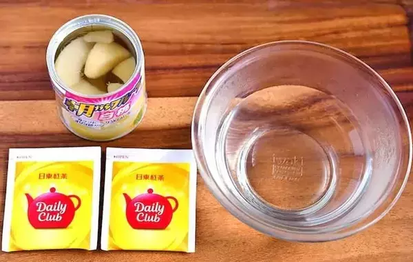 製氷皿に紅茶と桃缶を入れて…　管理栄養士が試した夏ドリンクに「薄まらない！」「家でも大満足」
