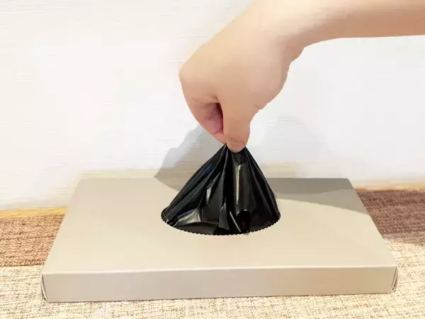 スリコのゴミ袋、取り出したら「え、不良品！？」　実はこれが『便利』で…