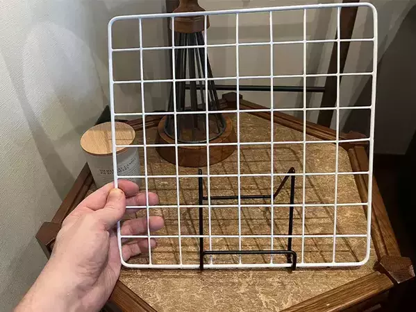 毎日使う小物、全部まとめて飾れる収納が『ダイソー』で作れた　「これ天才じゃない？」