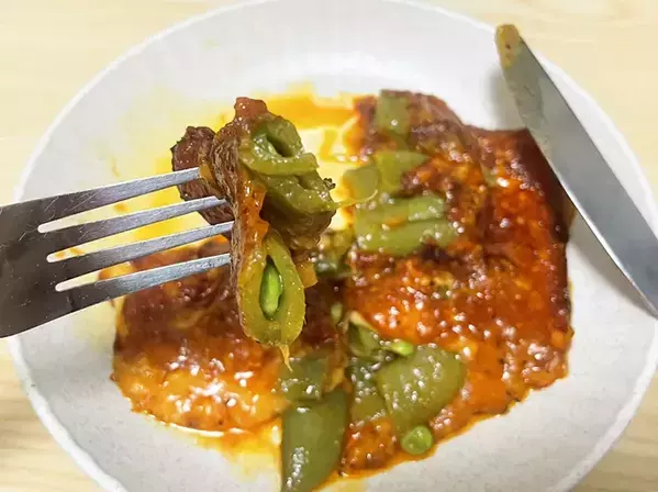 玉子焼き器で焼いたのは『卵』ではなく…　カリカリチーズが病みつきになる一品に「食べる手が止まらない」