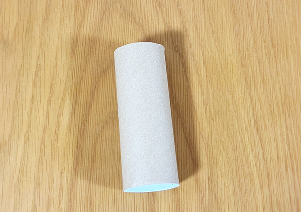 トイレットペーパーの芯、捨てずに活用する『裏ワザ』　穴に通したのが…