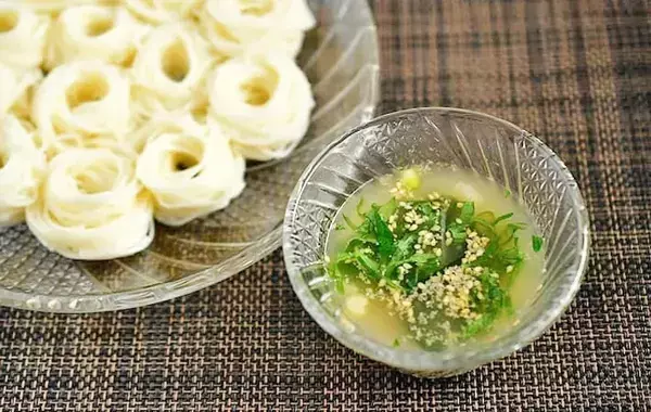 味噌を製氷皿に詰めるだけ！　管理栄養士が試した保存テクに「1人分にピッタリ」