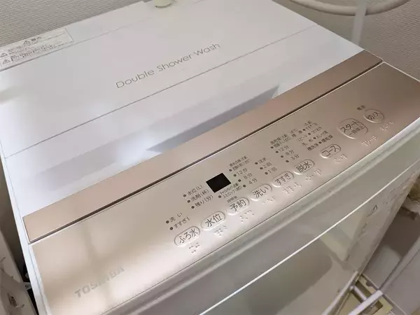 「洗濯すると茶色いカスがつく…」　カビの専門家が教える！縦型洗濯機の対処法【5ステップ】