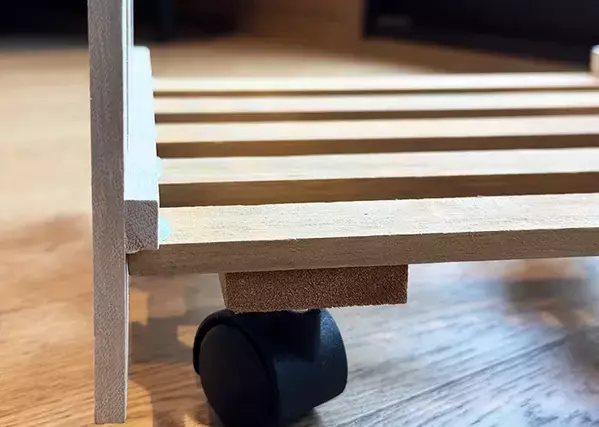 【ボンドで作れます】『ダイソー』のすのこを使って、ハンガー収納ラックができた！