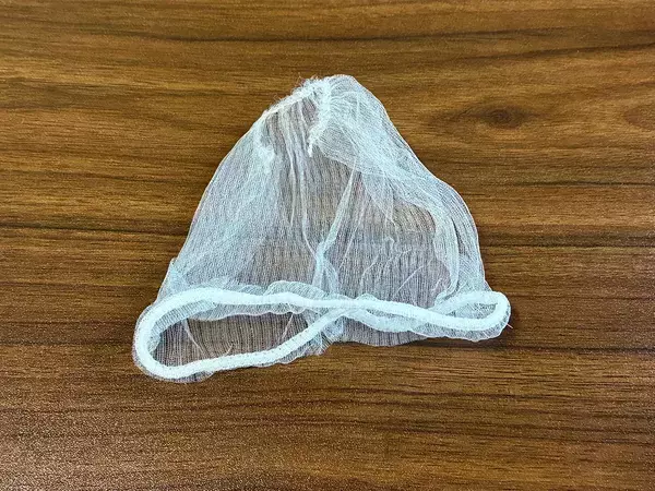 水切りネットをモップにかぶせて…　掃除で使ってみたら「予想以上に便利！」