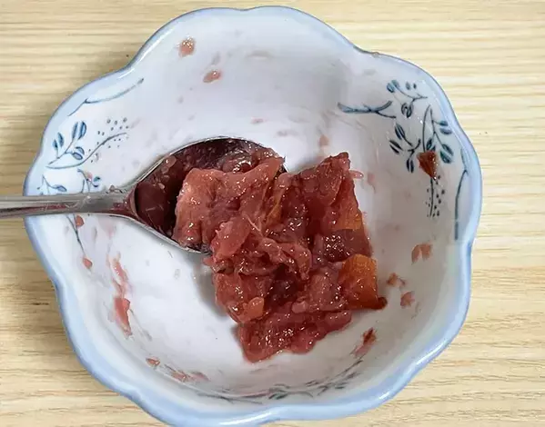 梅干しに『ヨーグルト』を大さじ2杯！　キュウリにつけてみたら…