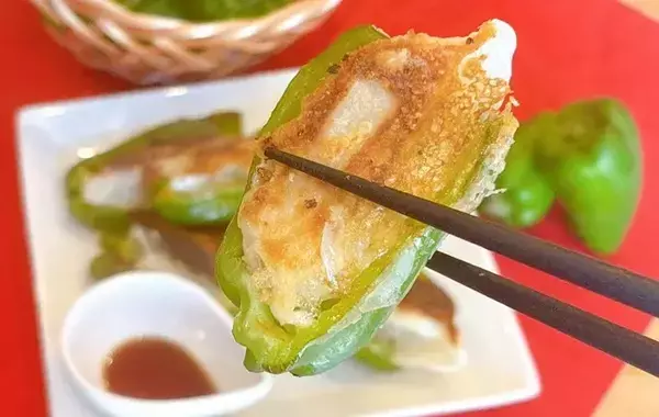 ピーマンに詰めたのは『肉だね』じゃなくて？　冷凍食品で作る「時短おかず」に子供が大喜び