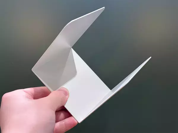 セリアで買った『ブックスタンドU型』　じゃない使い方で「一気に収納量が増えた！」