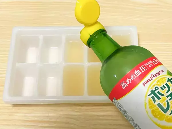使い切れない『ポッカレモン100』、製氷皿に注いで…　作ったドリンクに「絶妙な甘酸っぱさ」「満足感」