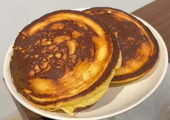 泡立て器もボウルもポイッ！　ホットケーキミックスは『プロテインシェイカー』で振るのが大正解【ダイソー】