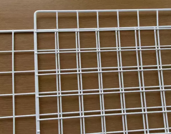ワイヤーネット、そのまま使うのもったいない！　"モコモコ収納"への変身ぶりが想像以上【DIY4選】