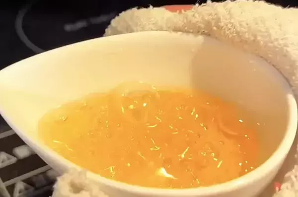 食パンに板チョコを並べて…　『やる気1%』で作れる背徳トーストに「魅力的すぎる」
