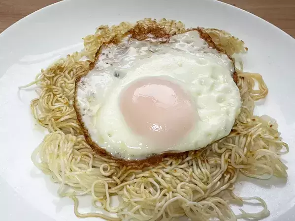 そうめん茹でたら焼いてみて！　そんな食べ方があったとは…