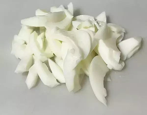 マヨネーズの代わりに『黄身』を使う！　卵2個で作るぜい沢サラダに「濃厚」「食感が面白い」