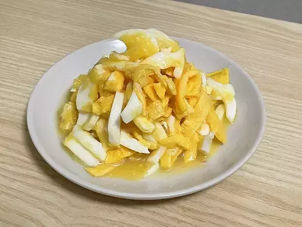 マヨネーズの代わりに『黄身』を使う！　卵2個で作るぜい沢サラダに「濃厚」「食感が面白い」